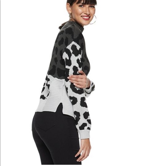 Petite Nine West Leopard Print Sweater - Picture 2 of 6